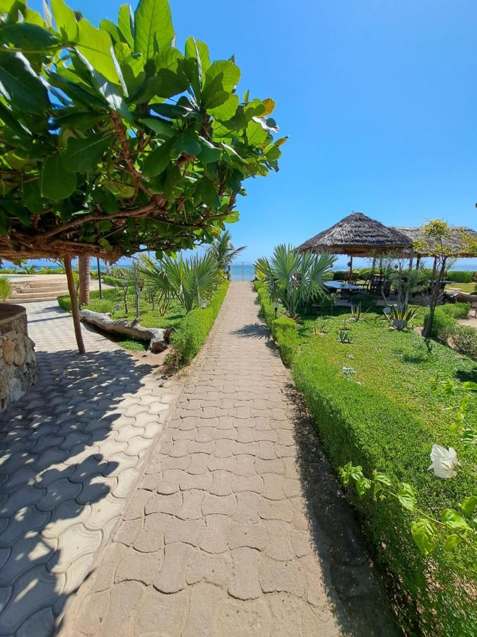 Aux 2 Metis Hotell Toliara Eksteriør bilde
