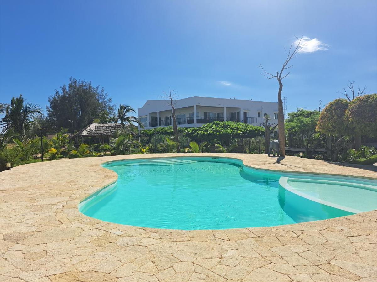 Aux 2 Metis Hotell Toliara Eksteriør bilde