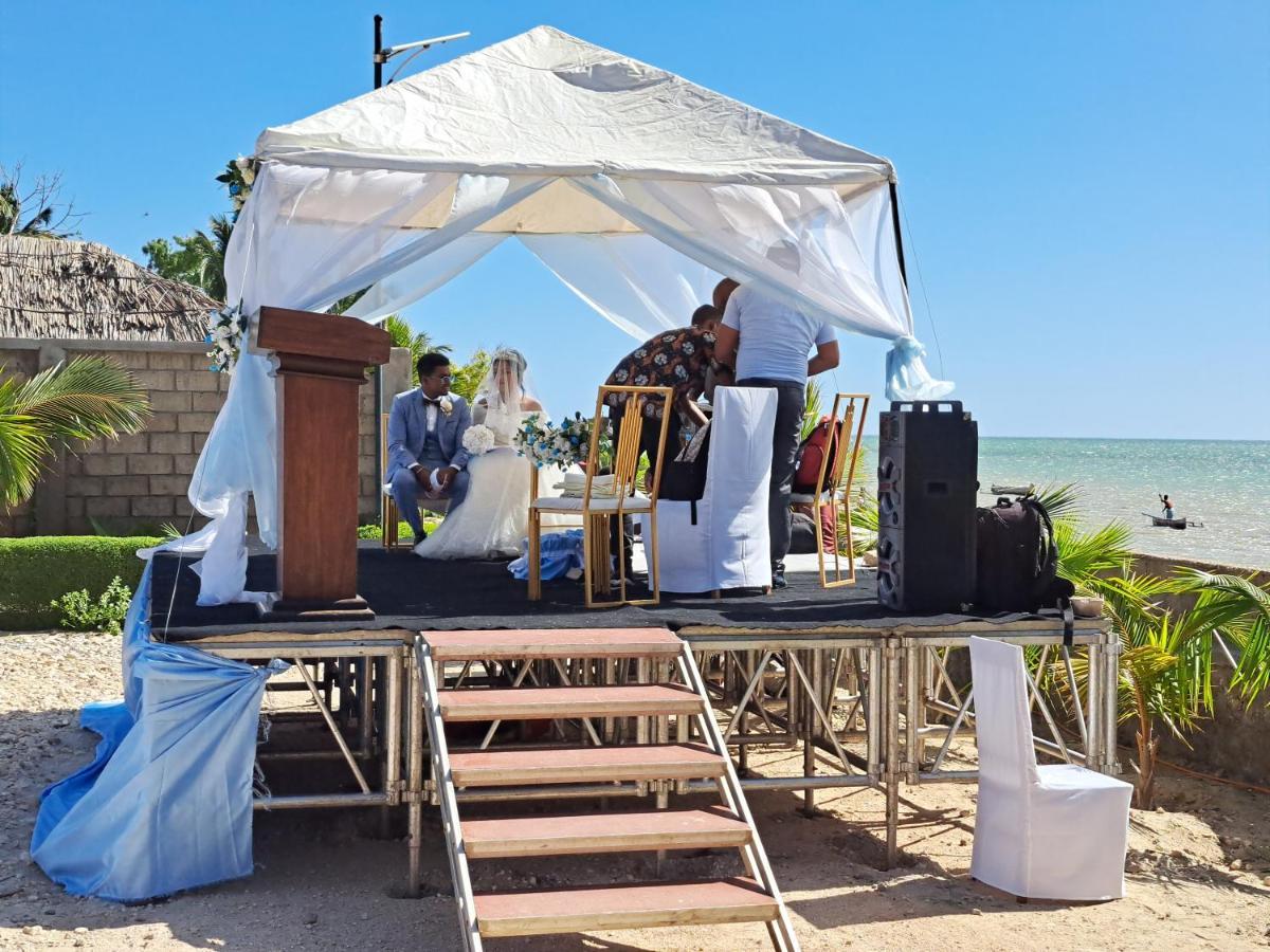 Aux 2 Metis Hotell Toliara Eksteriør bilde